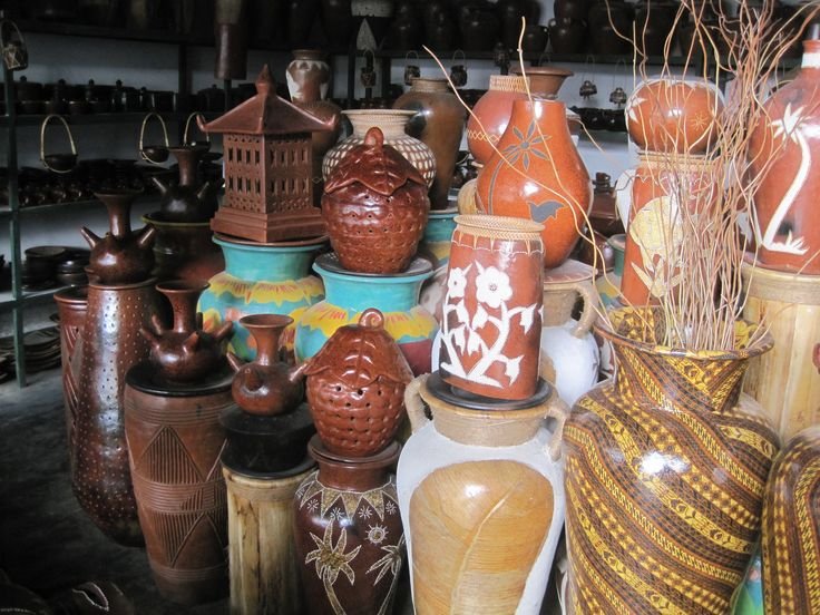Lombok Sasak Cultural Tour in Desa Banyumulek showcasing traditional Sasak pottery and village craftsmanship